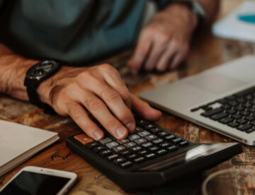 האם כדאי לשמור על זכות השתיקה בחקירת מס?